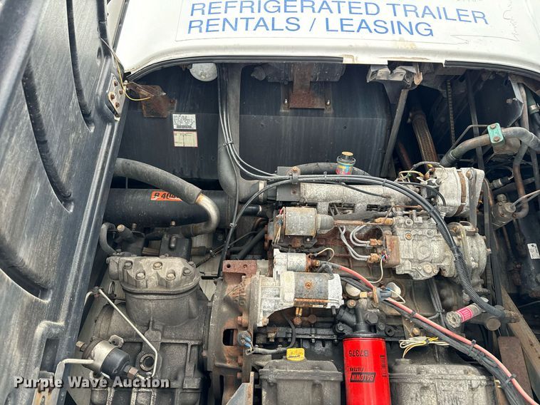image for item NN9482 2004 Great Dane refrigerated van trailer