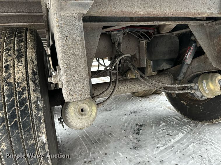 image for item NN9482 2004 Great Dane refrigerated van trailer