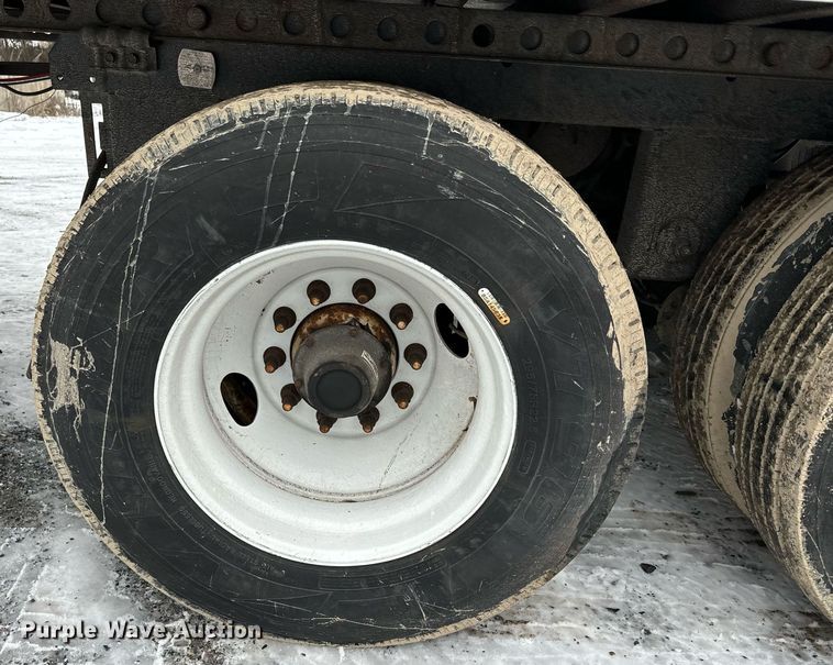 image for item NN9482 2004 Great Dane refrigerated van trailer