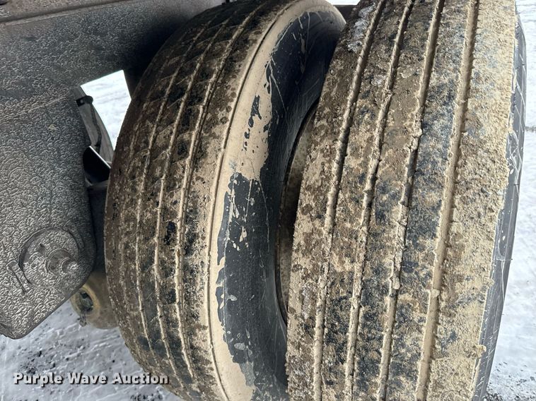 image for item NN9482 2004 Great Dane refrigerated van trailer