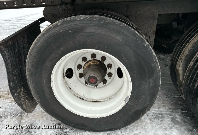 image for item NN9482 2004 Great Dane refrigerated van trailer