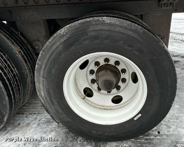 image for item NN9482 2004 Great Dane refrigerated van trailer