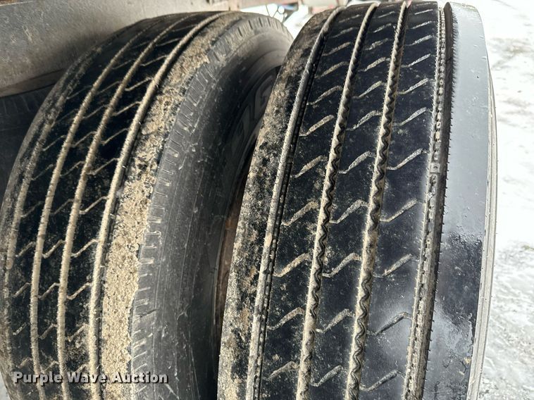 image for item NN9482 2004 Great Dane refrigerated van trailer