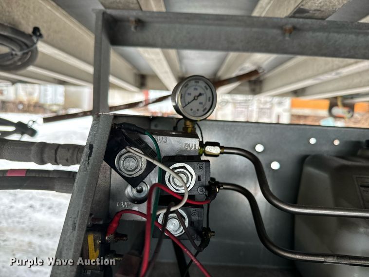 image for item NN9483 2013 Great Dane refrigerated van trailer