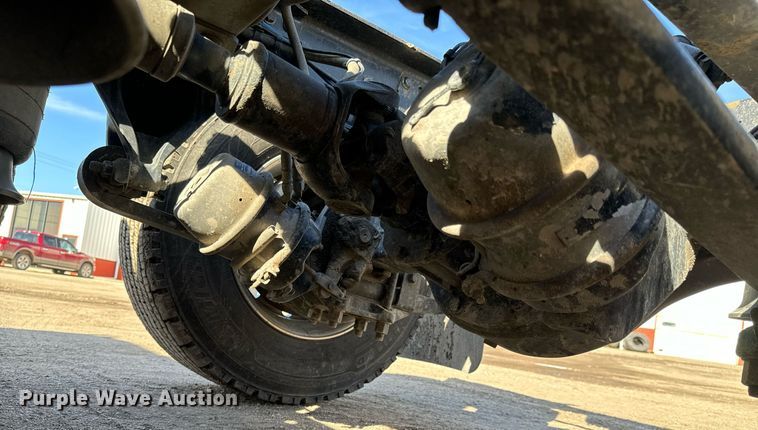 image for item NU9336 2015 Freightliner Cascadia Evolution 113 semi truck