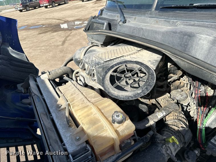 image for item NU9336 2015 Freightliner Cascadia Evolution 113 semi truck