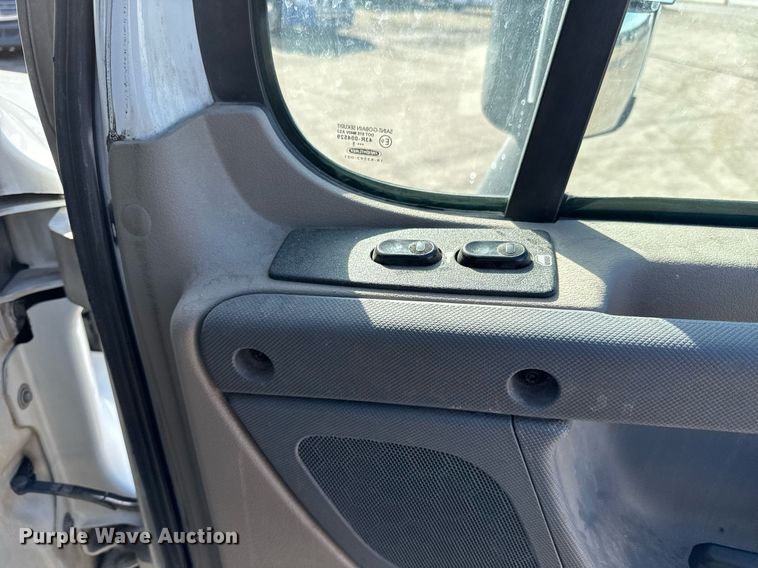 image for item NU9337 2016 Freightliner Cascadia CA125SLP semi truck