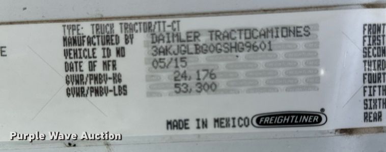 image for item NU9337 2016 Freightliner Cascadia CA125SLP semi truck