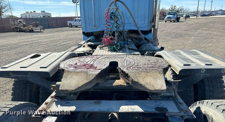 image for item NU9421 2019 Western Star 4700 SB semi truck