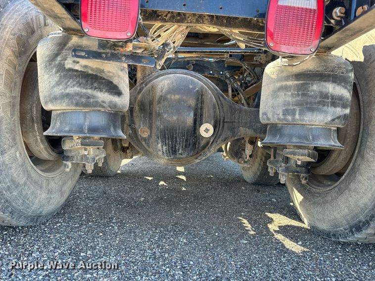 image for item NU9421 2019 Western Star 4700 SB semi truck