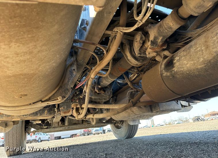 image for item NU9421 2019 Western Star 4700 SB semi truck