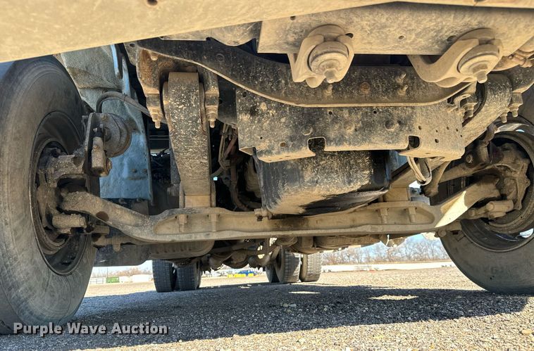 image for item NU9421 2019 Western Star 4700 SB semi truck