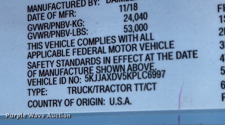 image for item NU9421 2019 Western Star 4700 SB semi truck