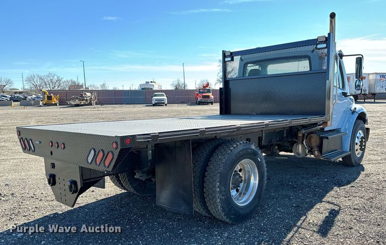 image for item NU9422 2014 Freightliner M106 flatbed truck