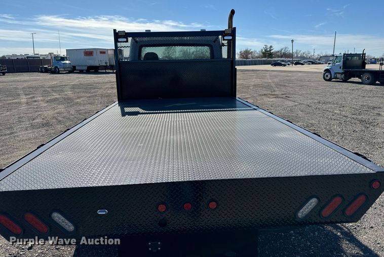 image for item NU9422 2014 Freightliner M106 flatbed truck