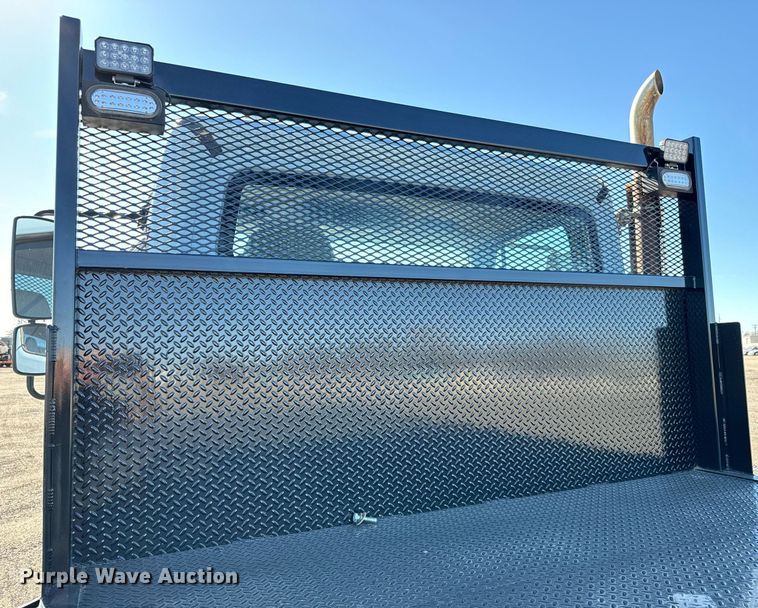 image for item NU9422 2014 Freightliner M106 flatbed truck