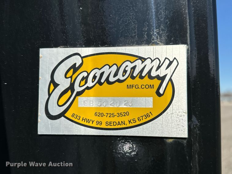 image for item NU9422 2014 Freightliner M106 flatbed truck