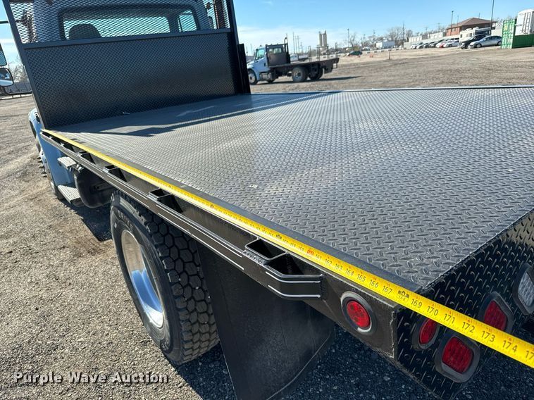 image for item NU9422 2014 Freightliner M106 flatbed truck