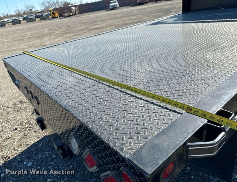 image for item NU9422 2014 Freightliner M106 flatbed truck