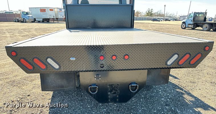 image for item NU9422 2014 Freightliner M106 flatbed truck