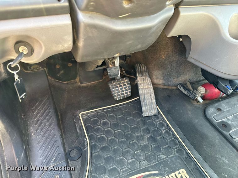 image for item NU9422 2014 Freightliner M106 flatbed truck