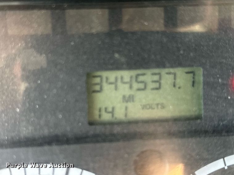 image for item NU9422 2014 Freightliner M106 flatbed truck