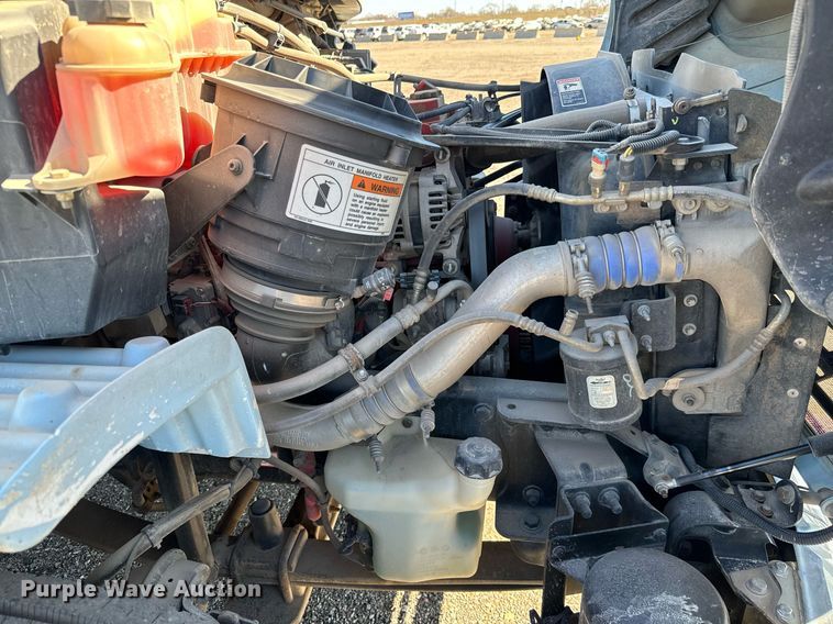 image for item NU9422 2014 Freightliner M106 flatbed truck