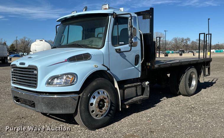 image for item NU9423 2014 Freightliner M106 flatbed truck