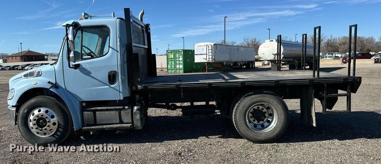 image for item NU9423 2014 Freightliner M106 flatbed truck