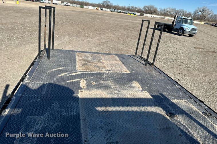 image for item NU9423 2014 Freightliner M106 flatbed truck