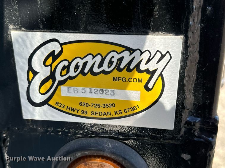 image for item NU9423 2014 Freightliner M106 flatbed truck