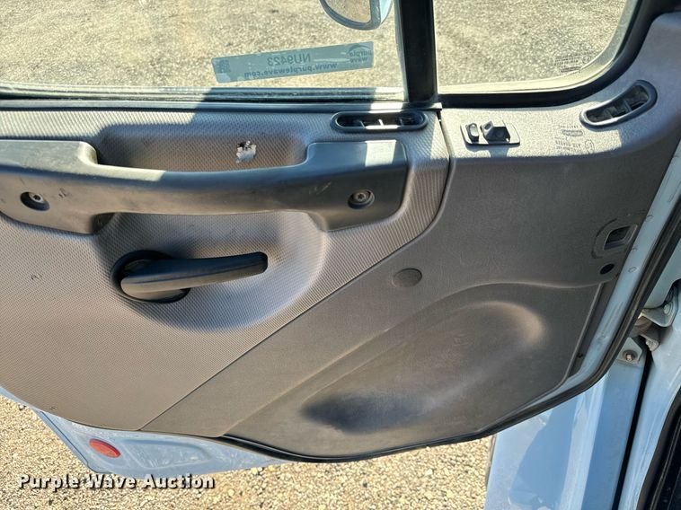 image for item NU9423 2014 Freightliner M106 flatbed truck