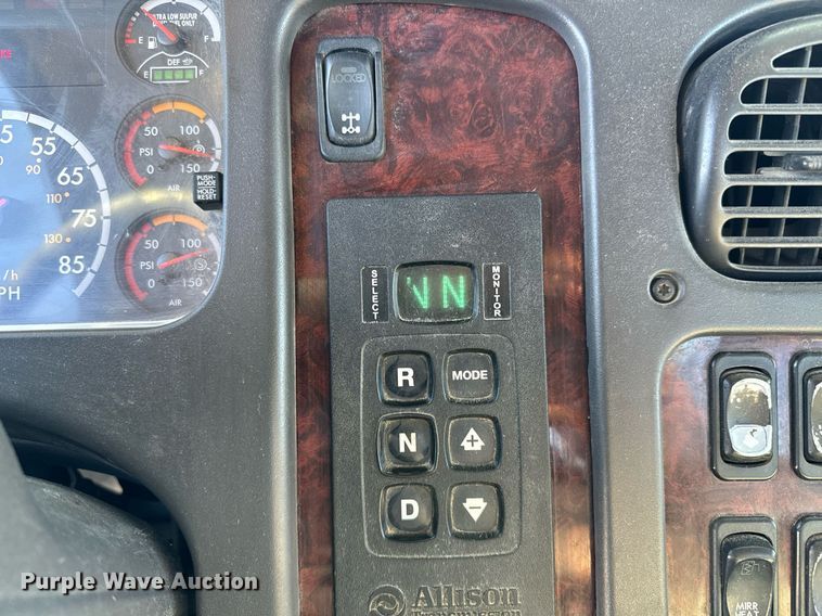 image for item NU9423 2014 Freightliner M106 flatbed truck