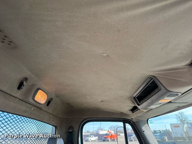 image for item NU9423 2014 Freightliner M106 flatbed truck