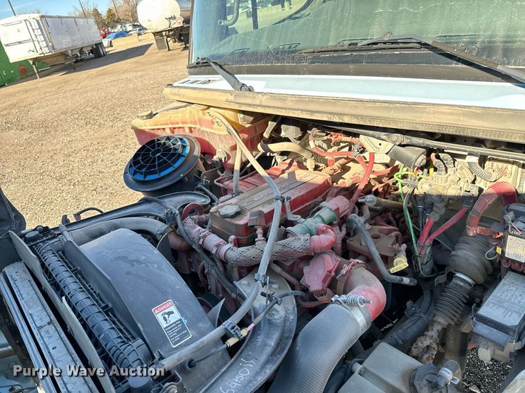 image for item NU9423 2014 Freightliner M106 flatbed truck