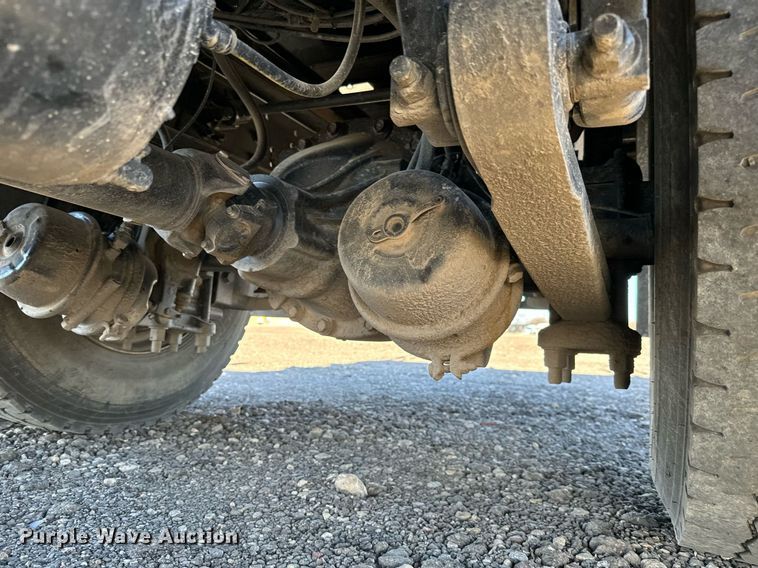 image for item NU9423 2014 Freightliner M106 flatbed truck