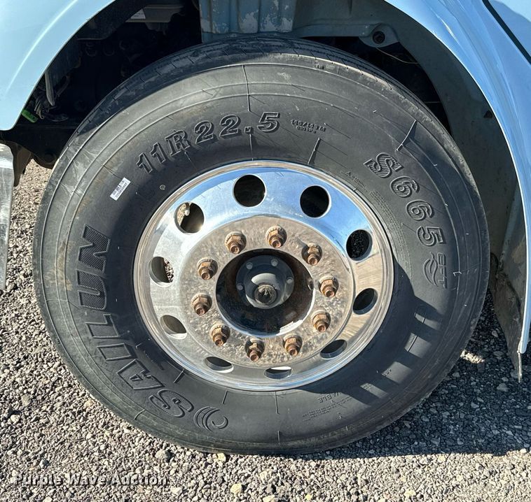 image for item NU9423 2014 Freightliner M106 flatbed truck