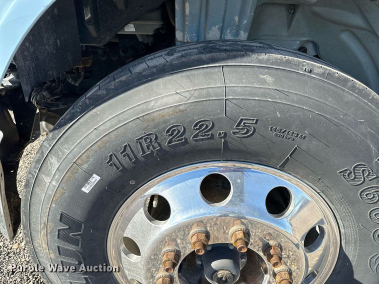 image for item NU9423 2014 Freightliner M106 flatbed truck