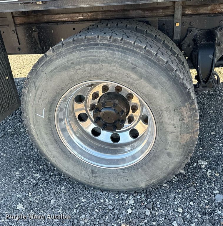 image for item NU9423 2014 Freightliner M106 flatbed truck