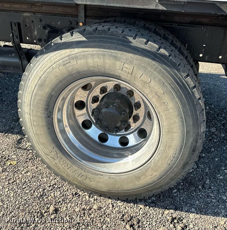 image for item NU9423 2014 Freightliner M106 flatbed truck