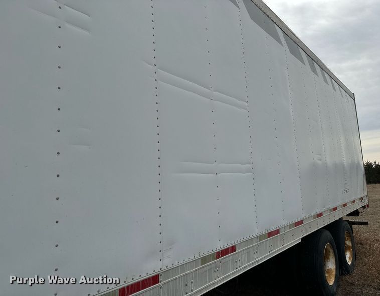 image for item NU9424 2008 Utility refrigerated van trailer
