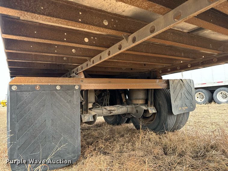 image for item NU9424 2008 Utility refrigerated van trailer