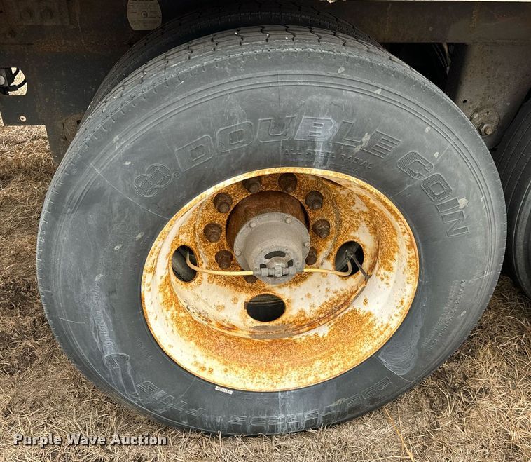 image for item NU9424 2008 Utility refrigerated van trailer