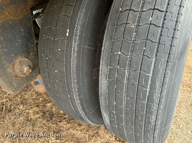 image for item NU9424 2008 Utility refrigerated van trailer