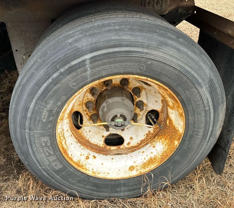 image for item NU9424 2008 Utility refrigerated van trailer