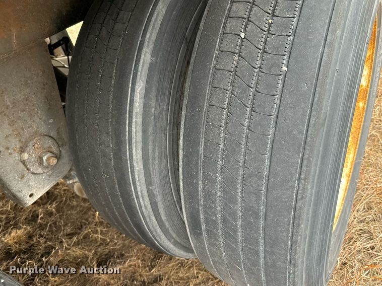 image for item NU9424 2008 Utility refrigerated van trailer