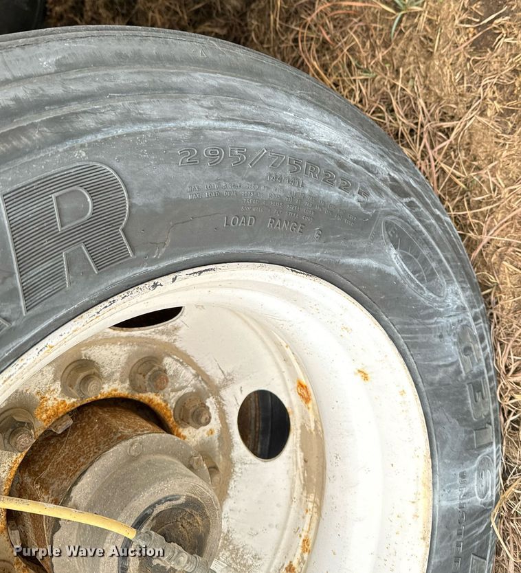 image for item NU9424 2008 Utility refrigerated van trailer