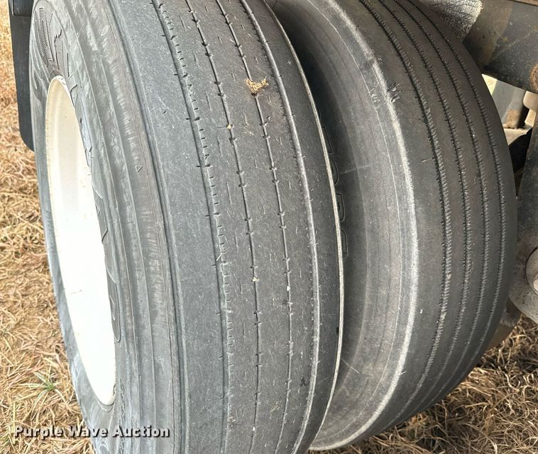 image for item NU9424 2008 Utility refrigerated van trailer