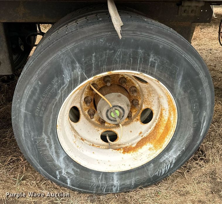 image for item NU9424 2008 Utility refrigerated van trailer