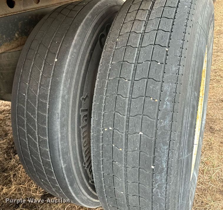 image for item NU9424 2008 Utility refrigerated van trailer